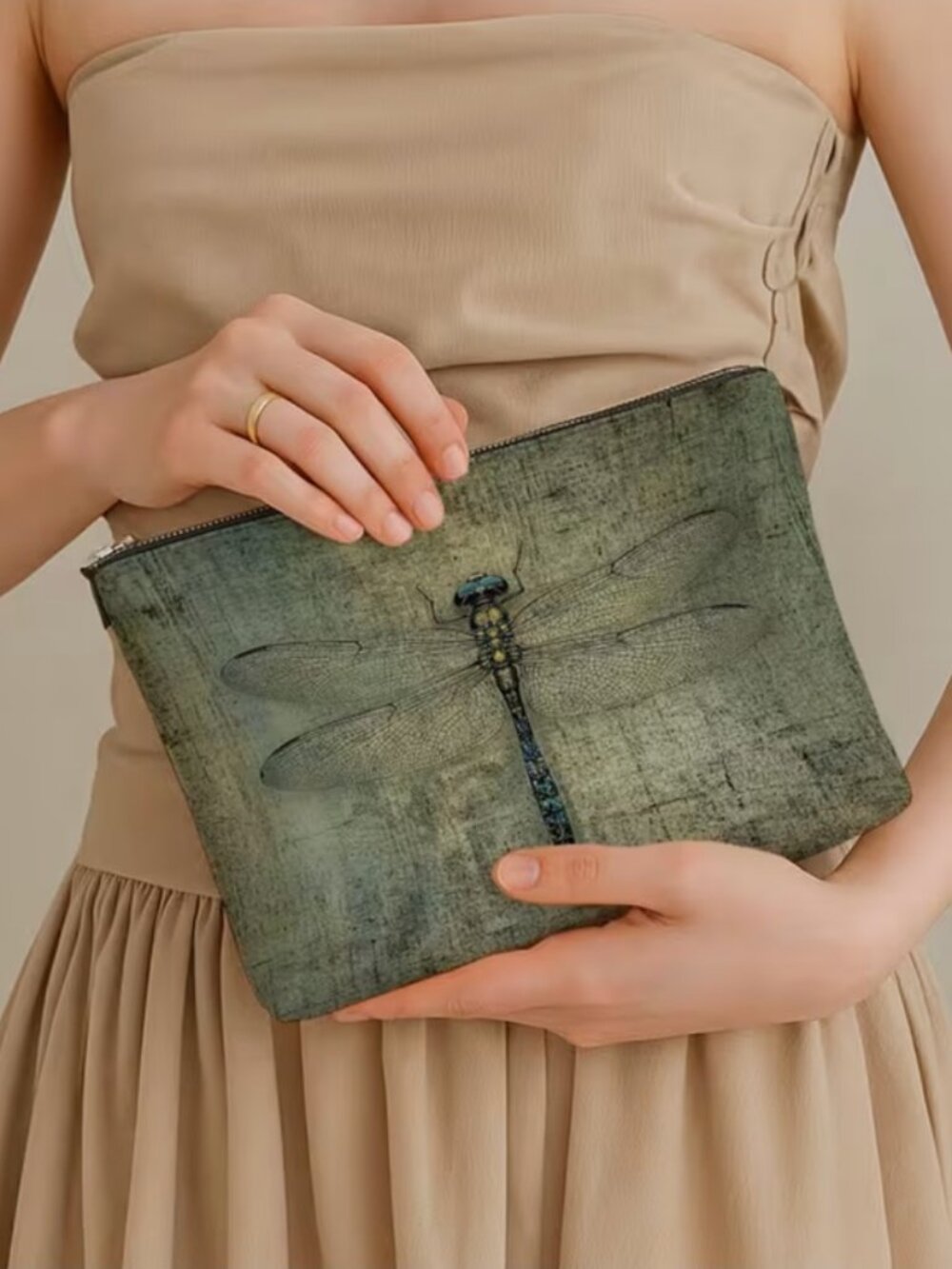 BOUTIQUE HIPPEE HARVEST DRAGON FLY COSMETIC CASE